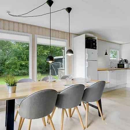 Дом отдыха Three-bedroom In Хеммет