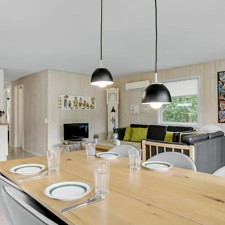 Three-bedroom In Хеммет