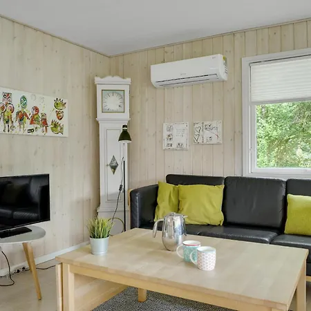 Three-bedroom In Prázdninový dům Hemmet