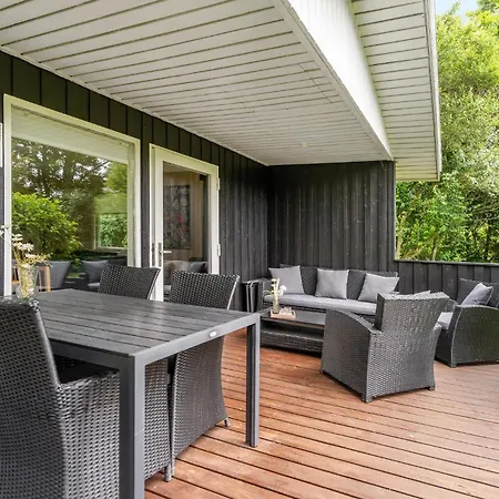 Three-bedroom In Prázdninový dům Hemmet