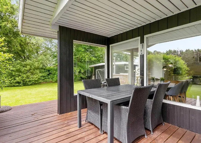 Three-bedroom In בית נופש Hemmet